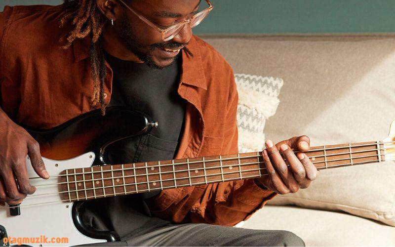 Fender Giới Thiệu Đàn Bass Hiện Đại Nhất Cho Nghệ Sĩ Trẻ