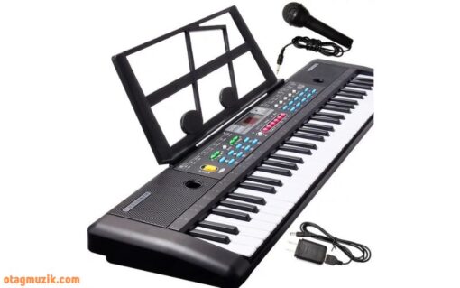 Đàn piano được trang bị 61 phím chức năng, đủ để bé khám phá các giai điệu và hợp âm cơ bản